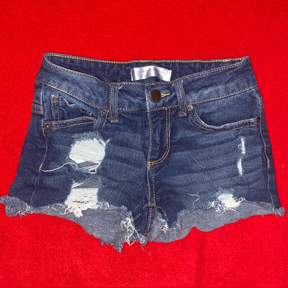 Distressed Denim Shorts🦋